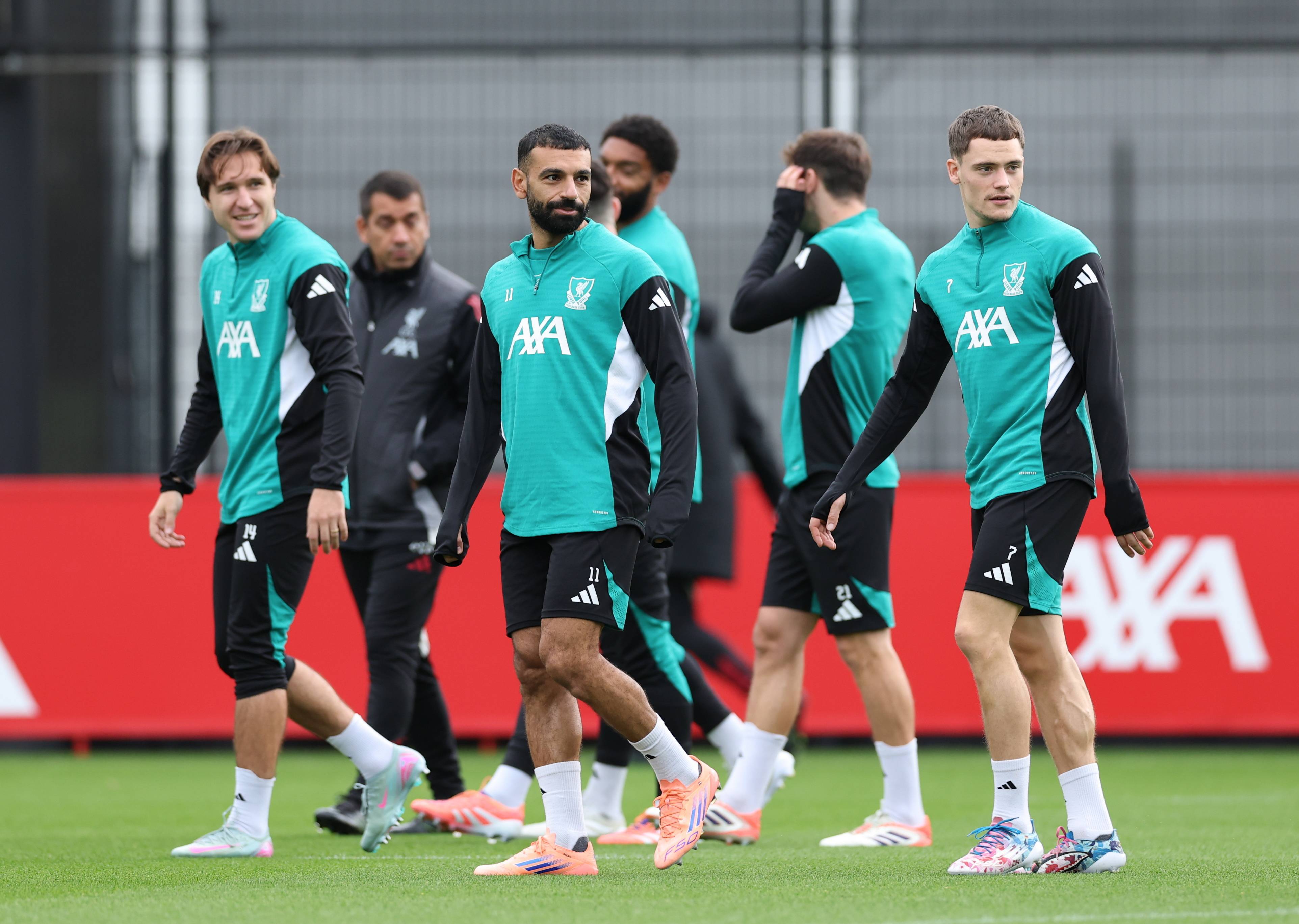 包含赛前布鲁克林篮网备战欧冠，刷新队史纪录细节曝光，气氛紧张，年轻球员得到机会的词条